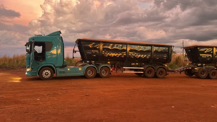 Scania R560 2024 695.000 rodo caçamba 2025 320.00