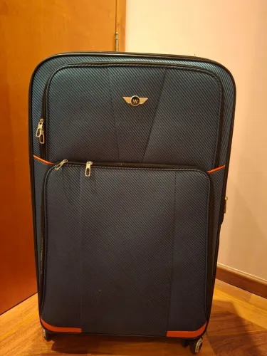 Mala de viagem grande importada usada uma vez