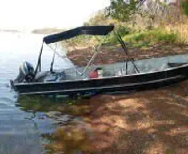 Barco de alumínio