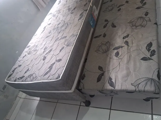 Cama solteiro com auxiliar