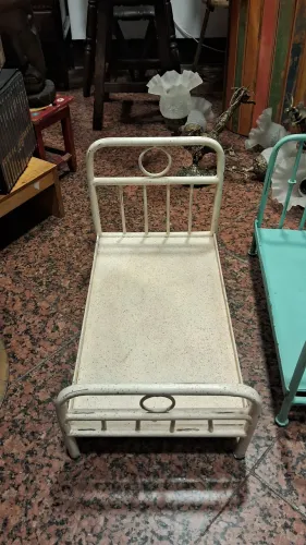 caminha de boneca de ferro vintage verde medidas 48x30x30