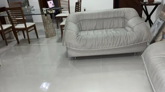 Sofá de dois lugares em perfeito estado