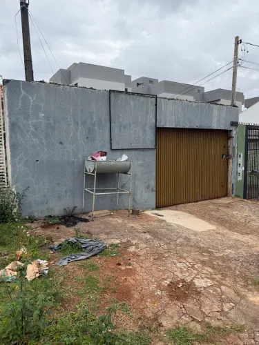 Alugo barracão , com um quarto 