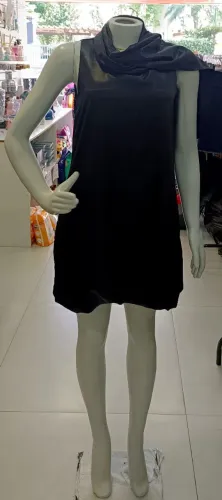 Vestido curto marca Barreds preto tamanho 36