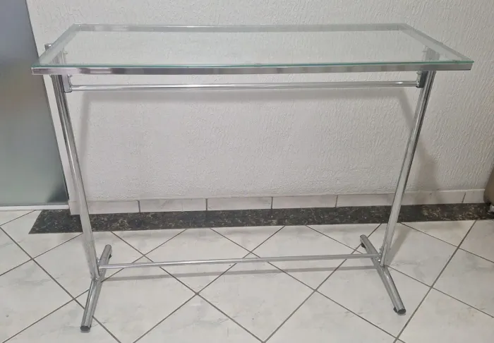 Vendo balcão com vidro , aceito cartão