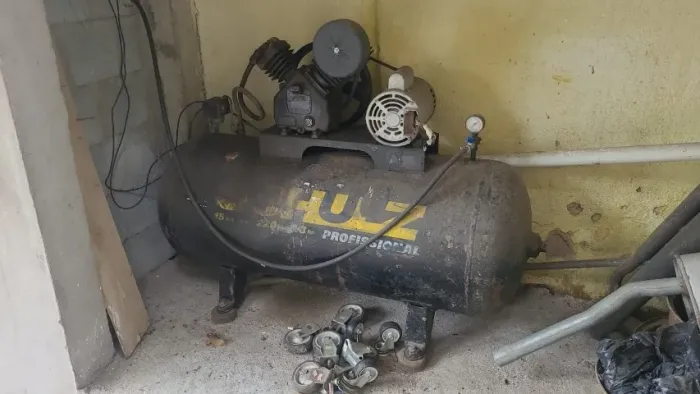 COMPRESSOR PROFISSIONAL SHULZ - 220L - 3HP