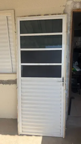 Porta de alumínio completa com vidro, semi nova