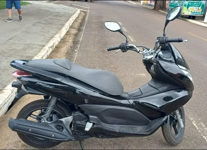 Honda PCX 150 - 2015 (nova, bem conservada, ideal para o dia a dia)