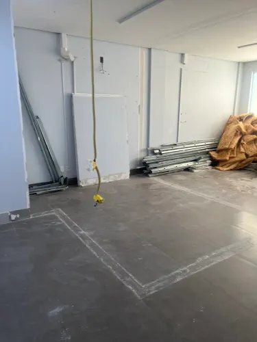 Ferragem para drywall e la de isolamento