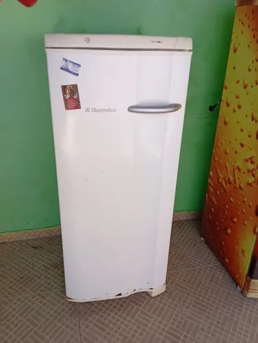 Geladeira com defeito