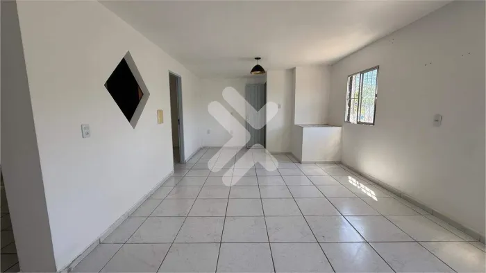 Casa para locação com 3 quartos no primeiro andar, próxima à Av. Maria Lacerda  Nova Parna