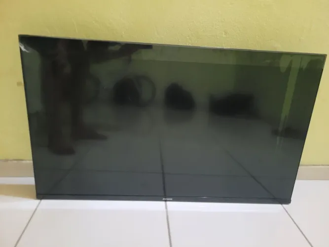 Vendo TV aiwa com defeito