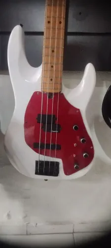 Baixo Giannini 4 cordas ativo e passivo