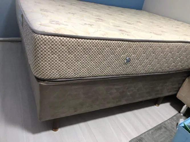 Vendo cama Queen size