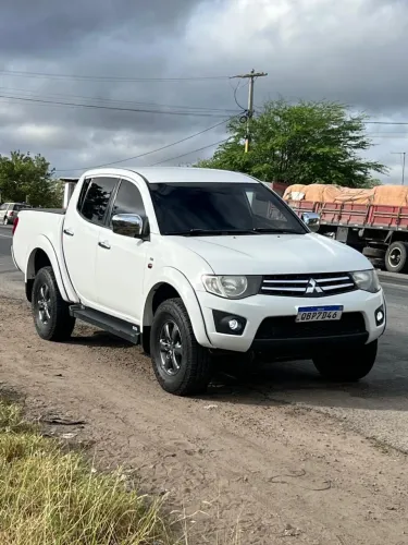 Mitsubishi L200 Triton HLS 2.4 Flex 16V CD Mec. 2016