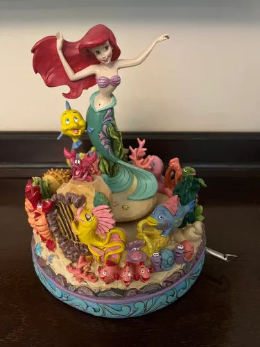 Enfeite musical A Pequena Sereia Ariel Disney Traditions por Jim Shore
