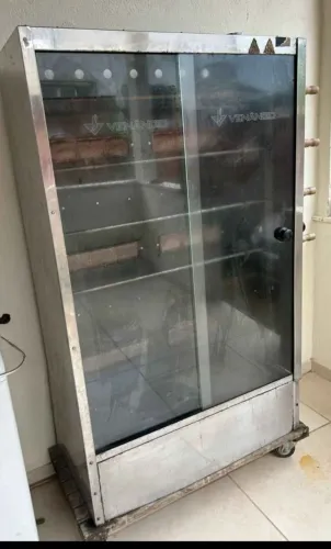 Vendo franqueira capacidade para 30 frangos funcionando com marcas de uso