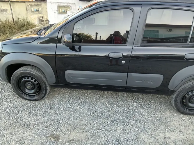 Fiat Uno Vivace Celeb. 1.0 EVO F.flex 8V 5P 2013
