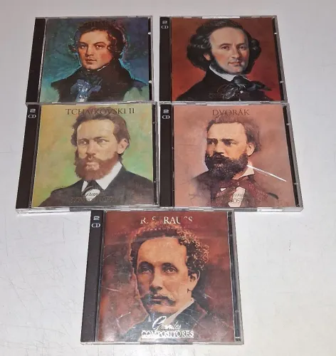 Cds variados. Músicas Clássicas como nas fotos.