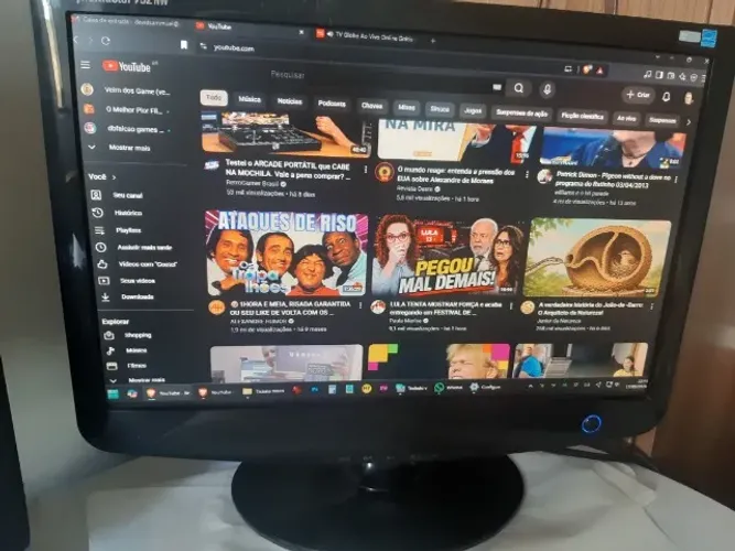 Monitor LED Samsung 17 pol. 1440x900 75hz em ótimo estado. Acompanha cabos