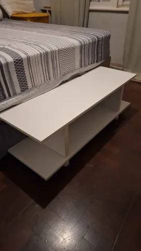 Rack para TV - Moderno e Conservado (Ideal p/ Sala ou Quarto)