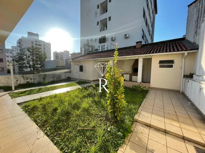 Casa mobiliada com 3 quartos, sendo uma suite no Centro