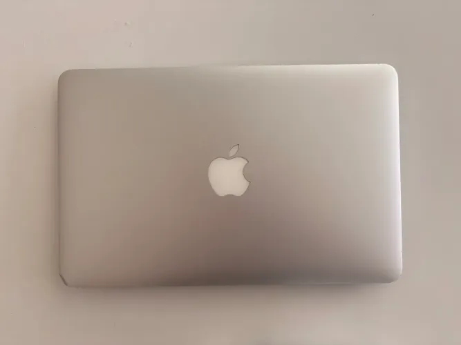 MacBook Air Mid 2013 | Intel i5 | 4 GB RAM | SSD 128 GB