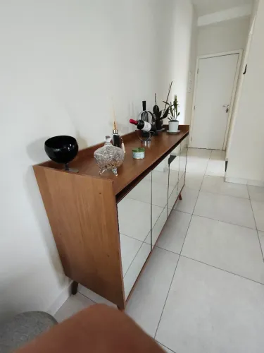 Buffet 4 portas espelhado cor freijo