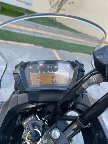 Moto sem detalhes pegou transferiu rodou 