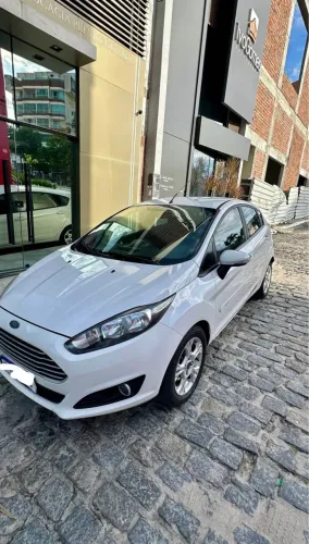 Ford Fiesta 1.6 16V Flex Aut. 5P 2016