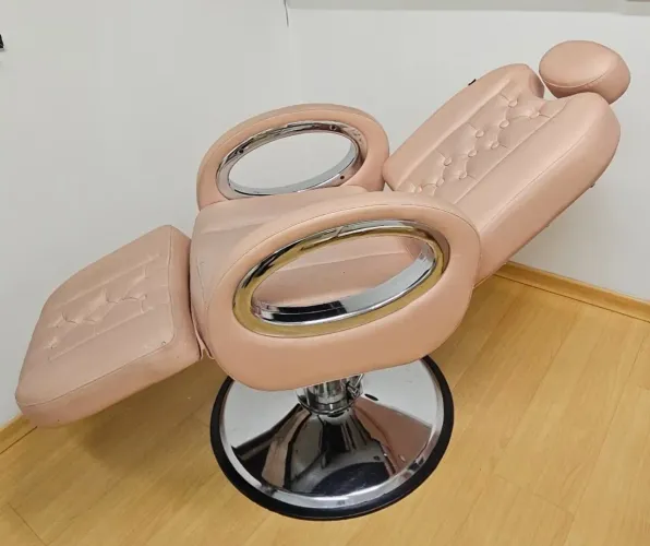 POLTRONA/ CADEIRA HIDRÁULICA RECLINÁVEL ROSE.DE BRINDE LEVA UMA ESCADA AUXILIAR 2 DEGRAUS