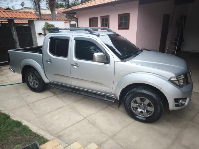 Nissan Frontier SV AT. CD 4X4 2.5 TB Dies. Aut. 2015
