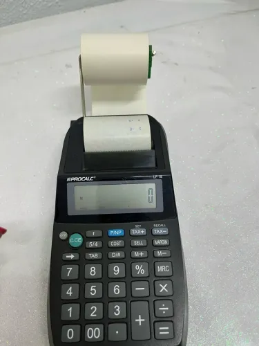 Calculadora de mesa com bobina