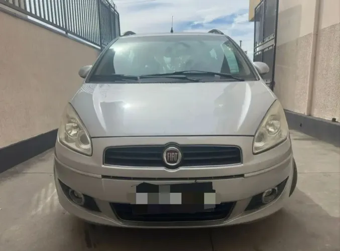 Fiat Idea Essence 1.6 Flex 16V 5P 2012