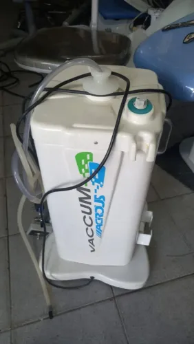 Vendo bomba de sucção portátil odontológica, valor R$ 1.300,00