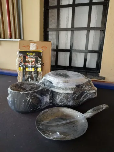 Jogo de panelas com 10 peças (Teflon)