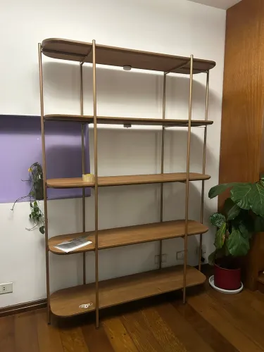 Estante Lógica Amêndoa Estrutura Ferro Cobre 140cm