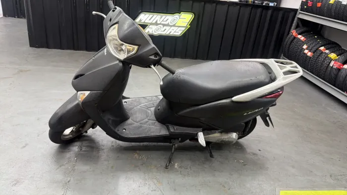 Vendo essa moto em perfeito estado de uso sem nada pra fazer muito conservada 