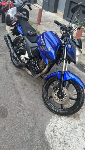 Moto impecável - Pronta para trabalhar (Documentação 100% Ok)