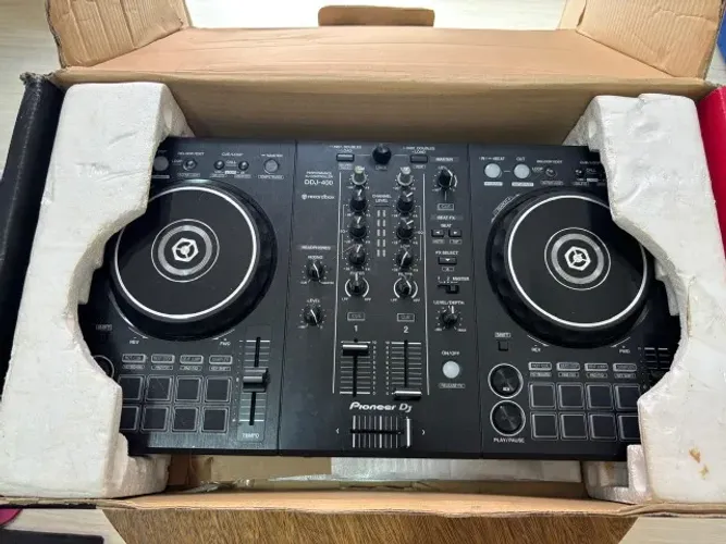 Controladora Pioneer DJ DDJ-400