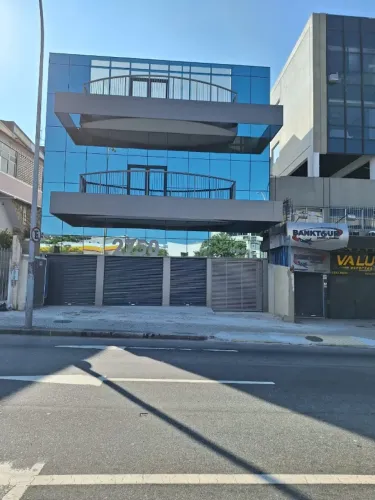 Alugo Lojas e andar livre em área nobre da Ilha do Governador - RJ