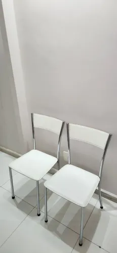 Kit cadeira de 02 em Inox e couro