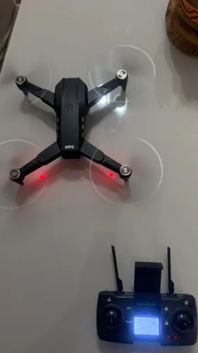 Drone L900, Com GPS novinho e com 2 Bags, fácil de pilotar 