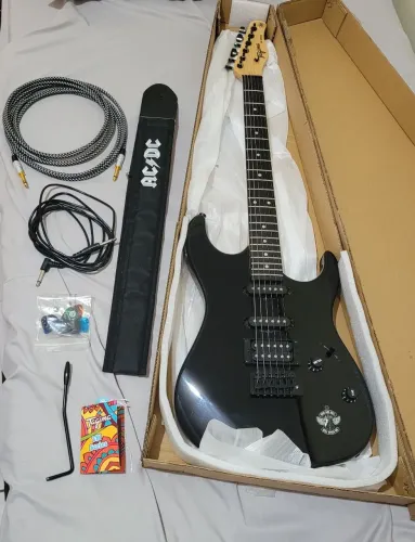 Guitarra Tagima, pedal, cabos, correia e palhetas (compra reservada)