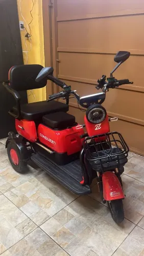 Triciclo elétrico 