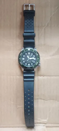 Relógio Citizen Promaster Eco-Drive Diver com bisel verde