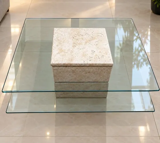Mesa de centro quadrada de vidro com base de travertino