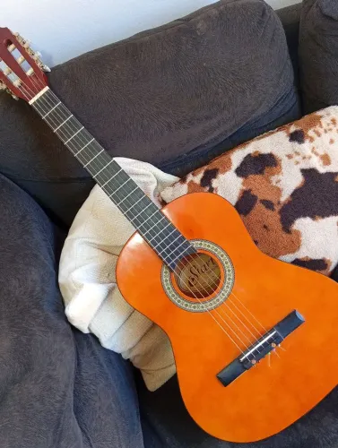 Vende-se violão 