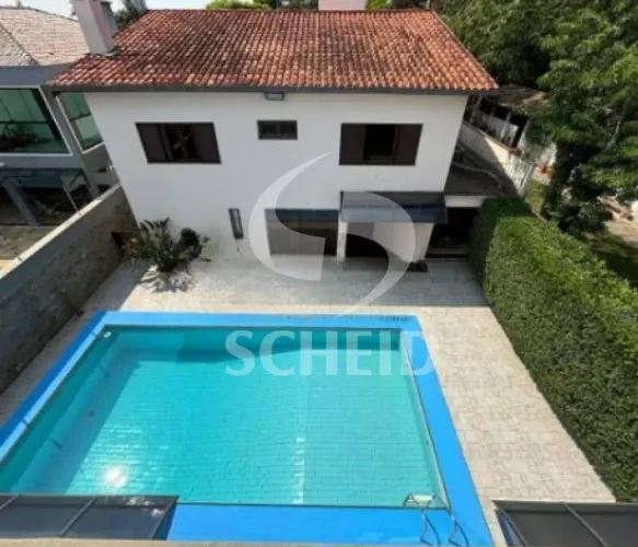 Casa para locação Interlagos/bolsão 4 quartos sendo 3 suítes.