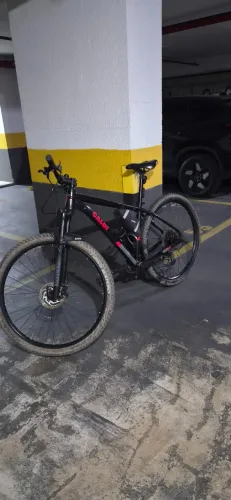 Bicicleta Caloi Explorer Pro preta